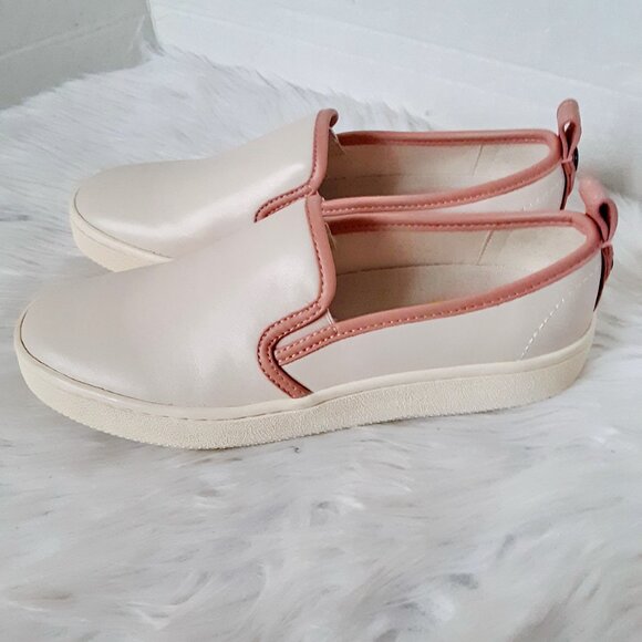 Coach G5310 Women's Loafer Pink Leather Shoes size 9B - Picture 2 of 9